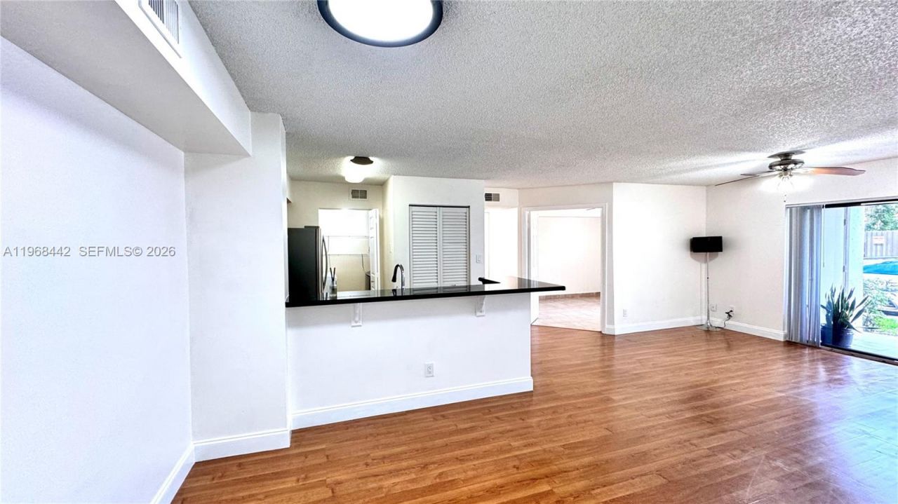 570 S Park Rd, Unit 12-6, Hollywood, FL 33021 Photo