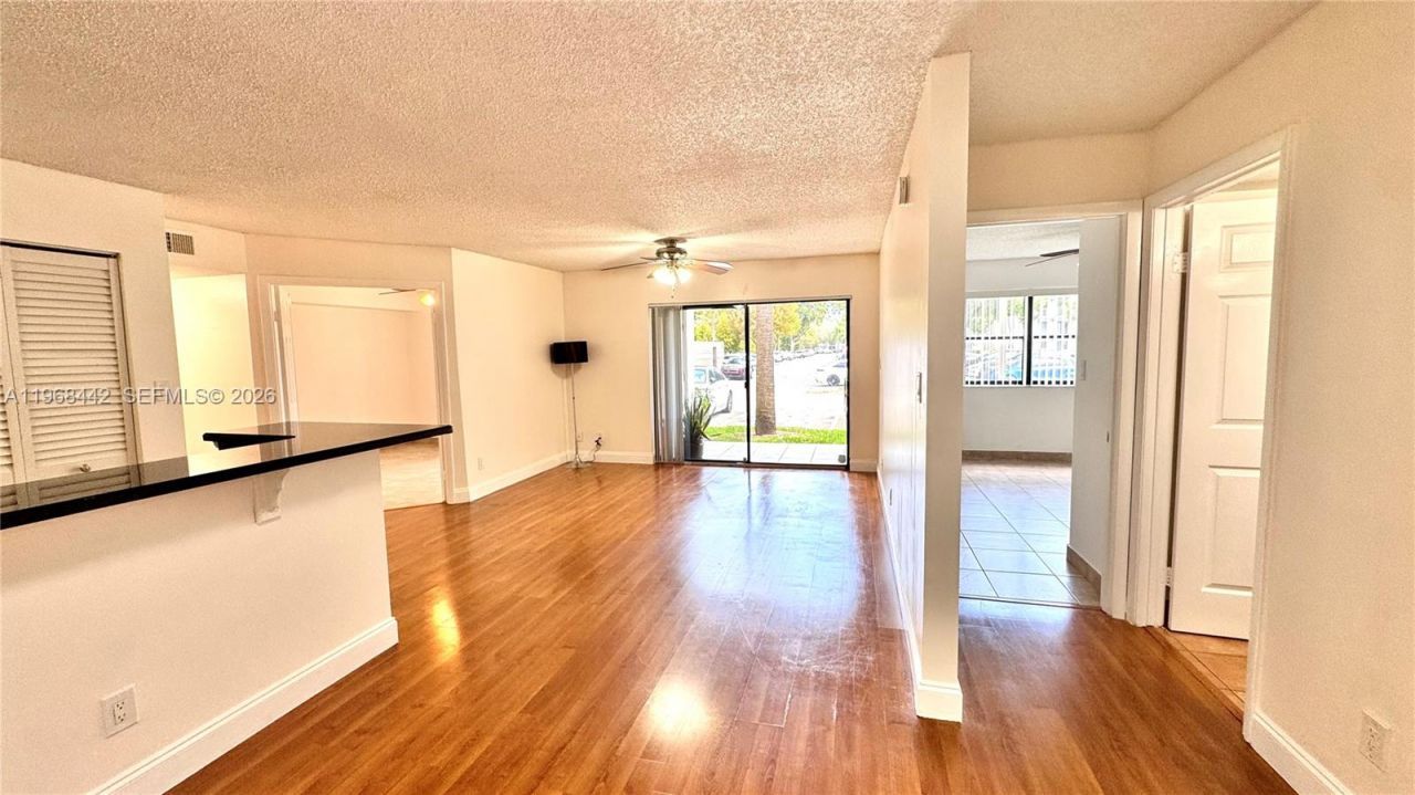 570 S Park Rd, Unit 12-6, Hollywood, FL 33021 Photo