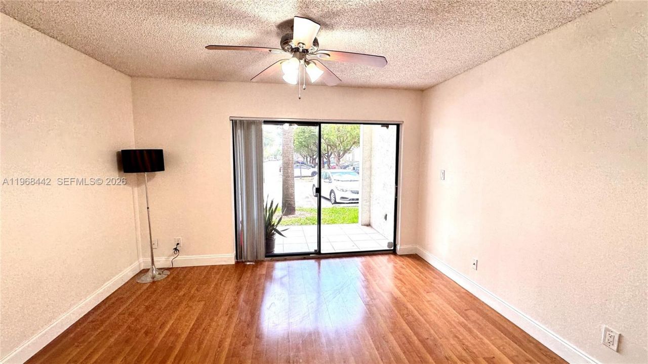 570 S Park Rd, Unit 12-6, Hollywood, FL 33021 Photo