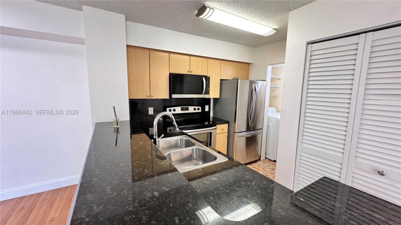 570 S Park Rd, Unit 12-6, Hollywood, FL 33021 Photo