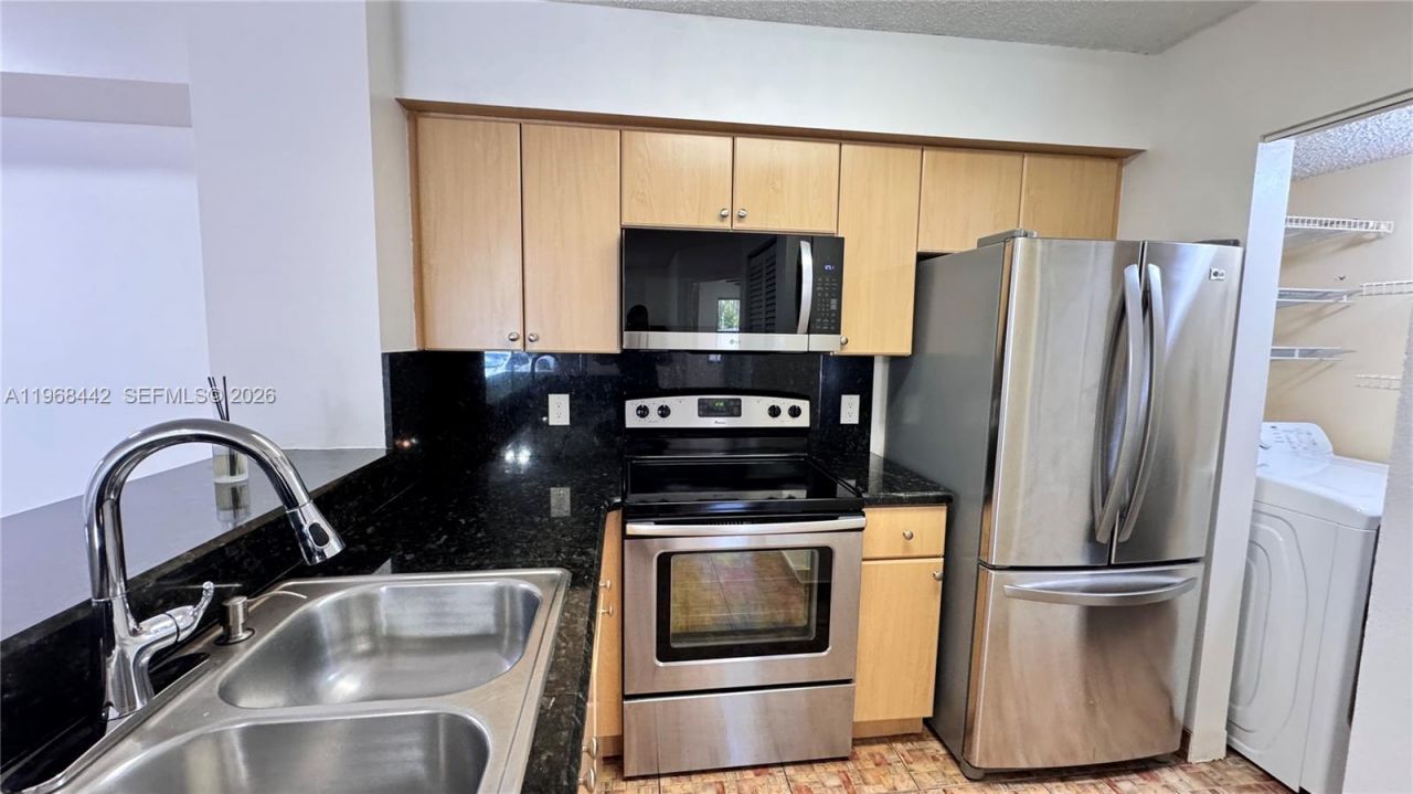 570 S Park Rd, Unit 12-6, Hollywood, FL 33021 Photo