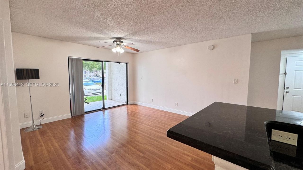 570 S Park Rd, Unit 12-6, Hollywood, FL 33021 Photo