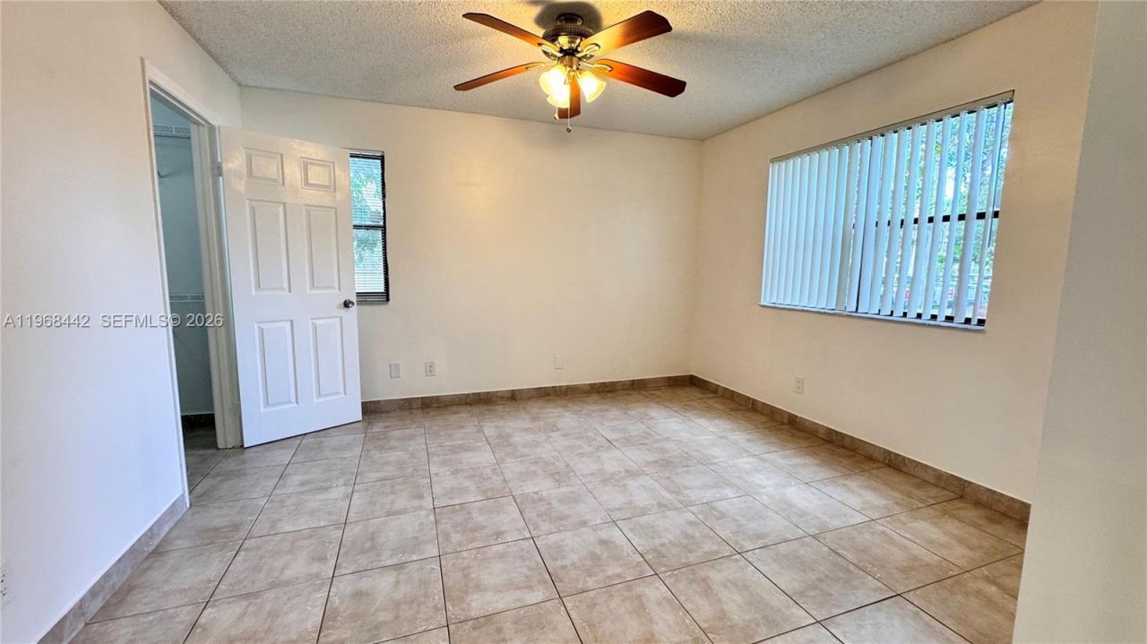 570 S Park Rd, Unit 12-6, Hollywood, FL 33021 Photo