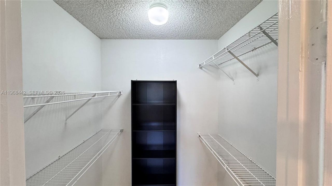 570 S Park Rd, Unit 12-6, Hollywood, FL 33021 Photo