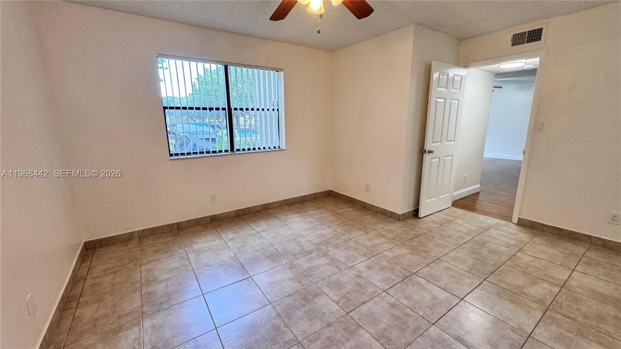 570 S Park Rd, Unit 12-6, Hollywood, FL 33021 Photo