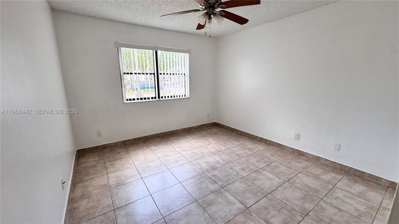 570 S Park Rd, Unit 12-6, Hollywood, FL 33021 Photo