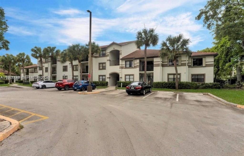 570 S Park Rd, Unit 12-6, Hollywood, FL 33021 Photo