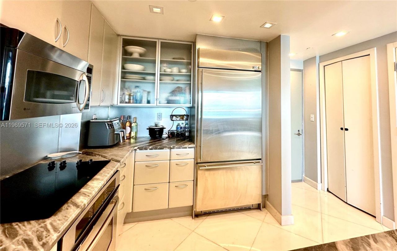 540 West Ave , Unit 1912, Miami Beach, FL 33139 Photo
