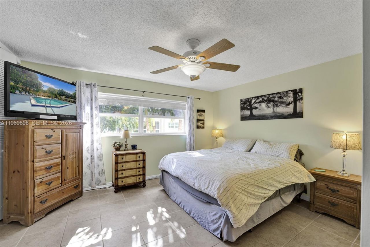 3430 NW 52nd Ave , Unit 210, Lauderdale Lakes, FL 33319 Photo