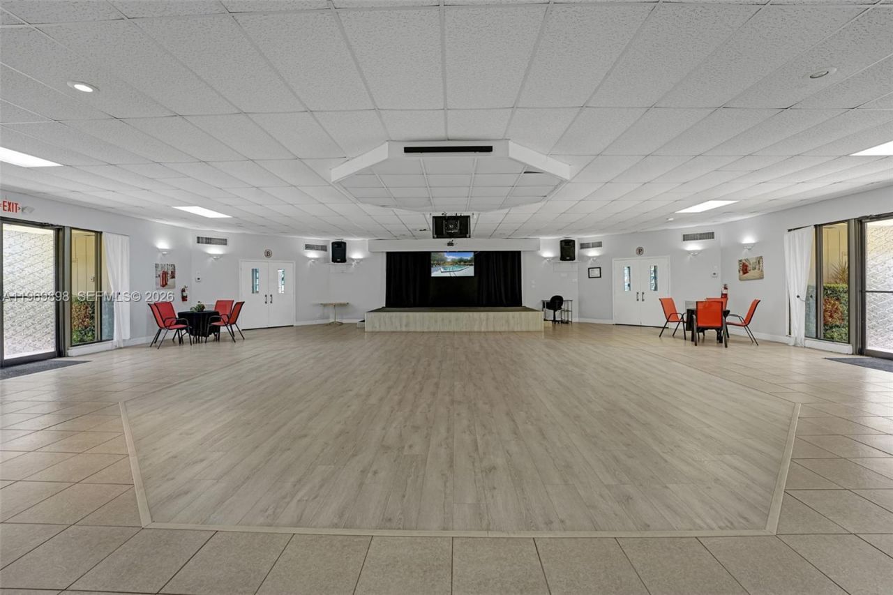 3430 NW 52nd Ave , Unit 210, Lauderdale Lakes, FL 33319 Photo