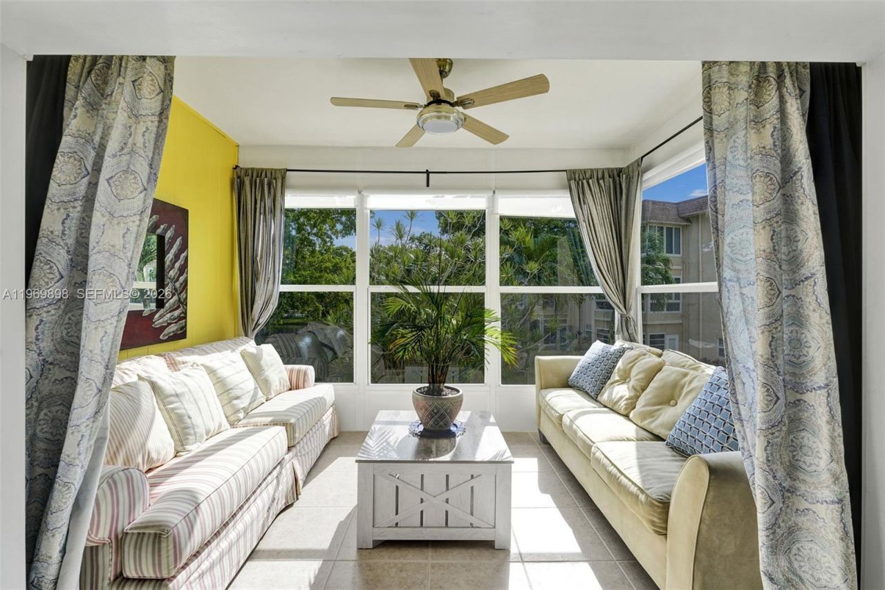 3430 NW 52nd Ave , Unit 210, Lauderdale Lakes, FL 33319 Photo