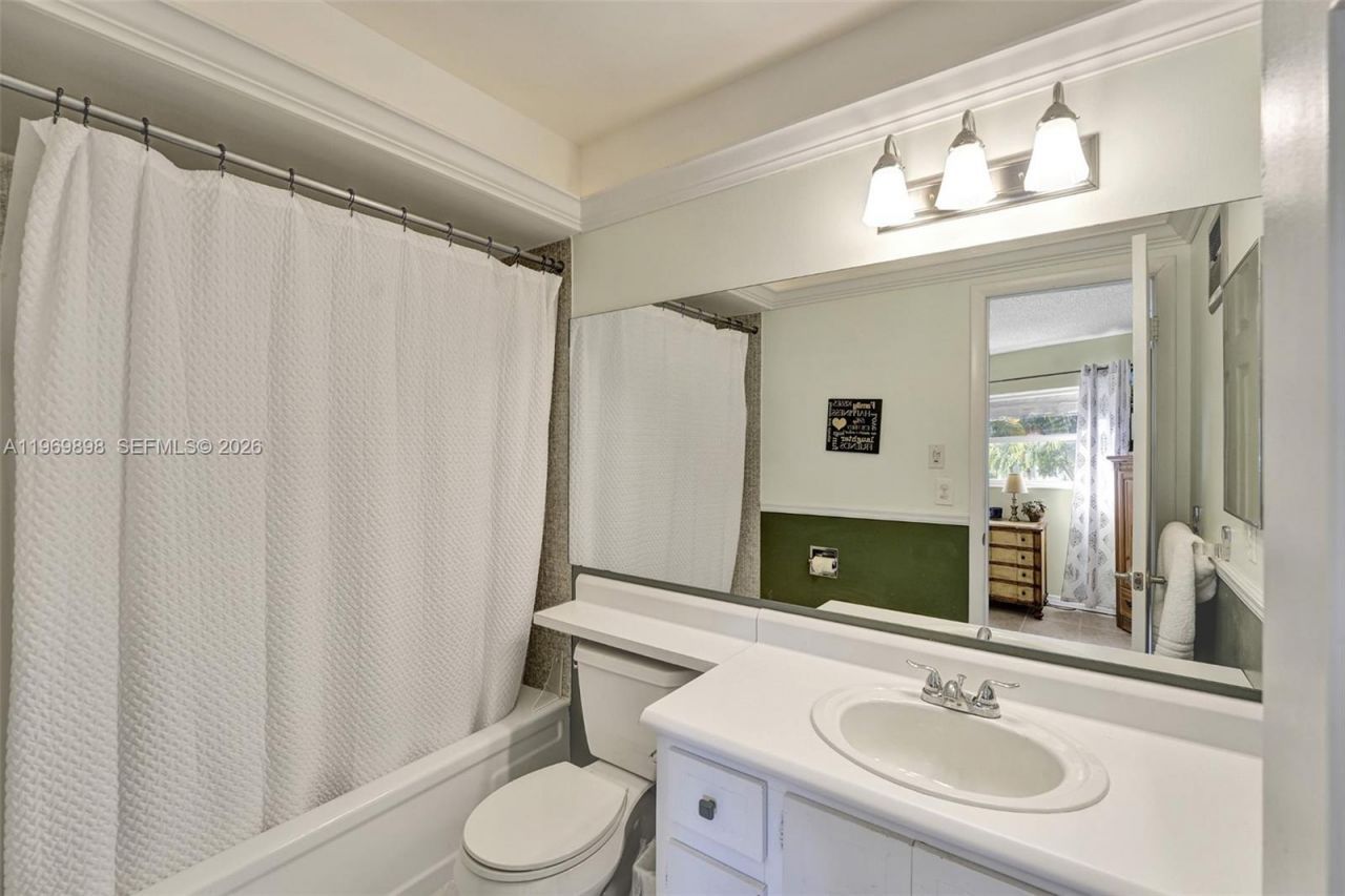 3430 NW 52nd Ave , Unit 210, Lauderdale Lakes, FL 33319 Photo