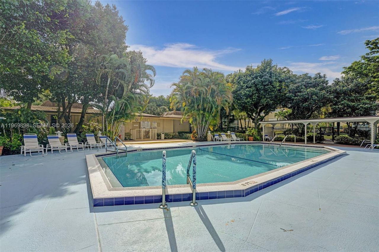 3430 NW 52nd Ave , Unit 210, Lauderdale Lakes, FL 33319 Photo