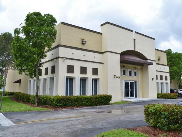 10405 NW 37th Ter , Doral, FL 33178