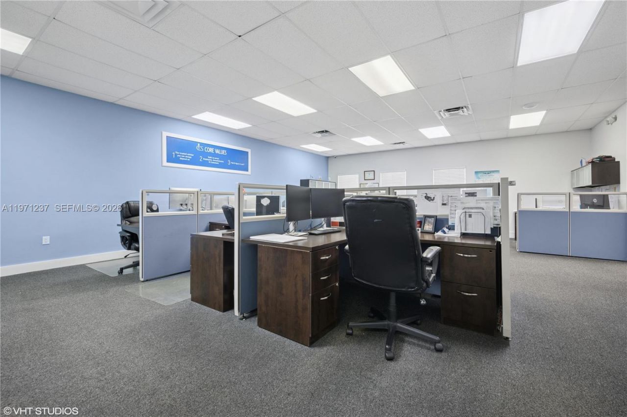 10405 NW 37th Ter , Doral, FL 33178 Photo