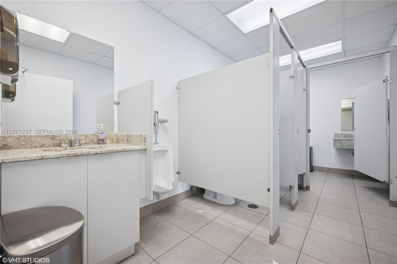 10405 NW 37th Ter , Doral, FL 33178 Photo