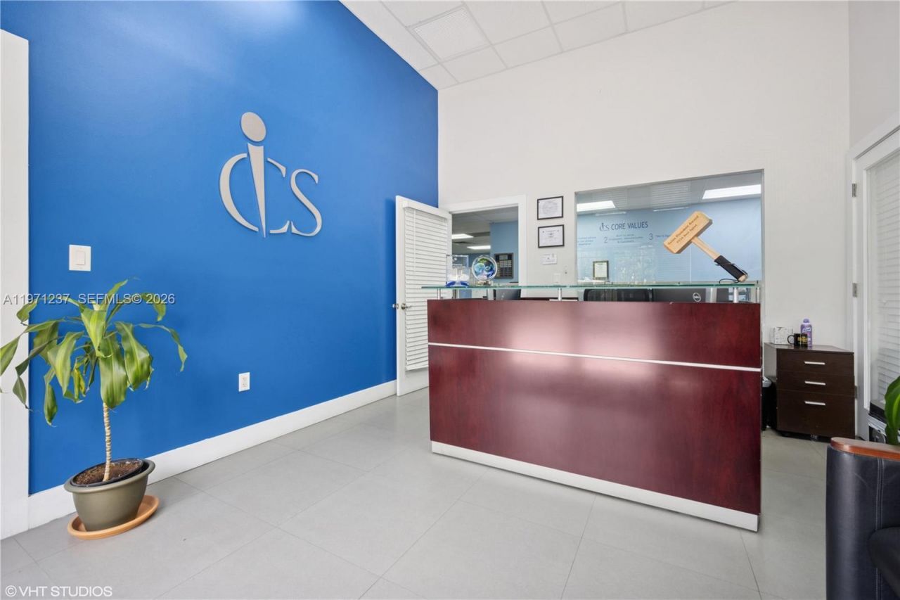 10405 NW 37th Ter , Doral, FL 33178 Photo