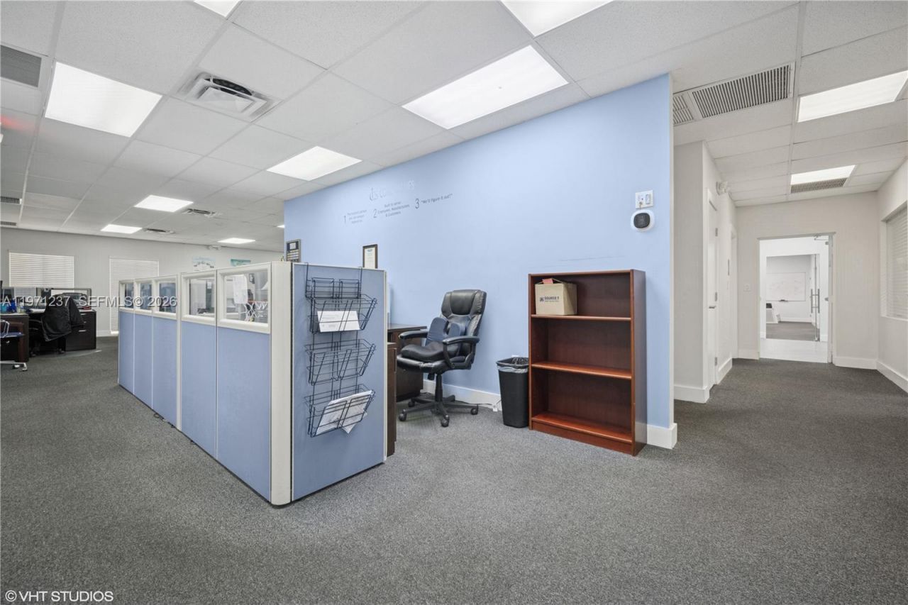 10405 NW 37th Ter , Doral, FL 33178 Photo