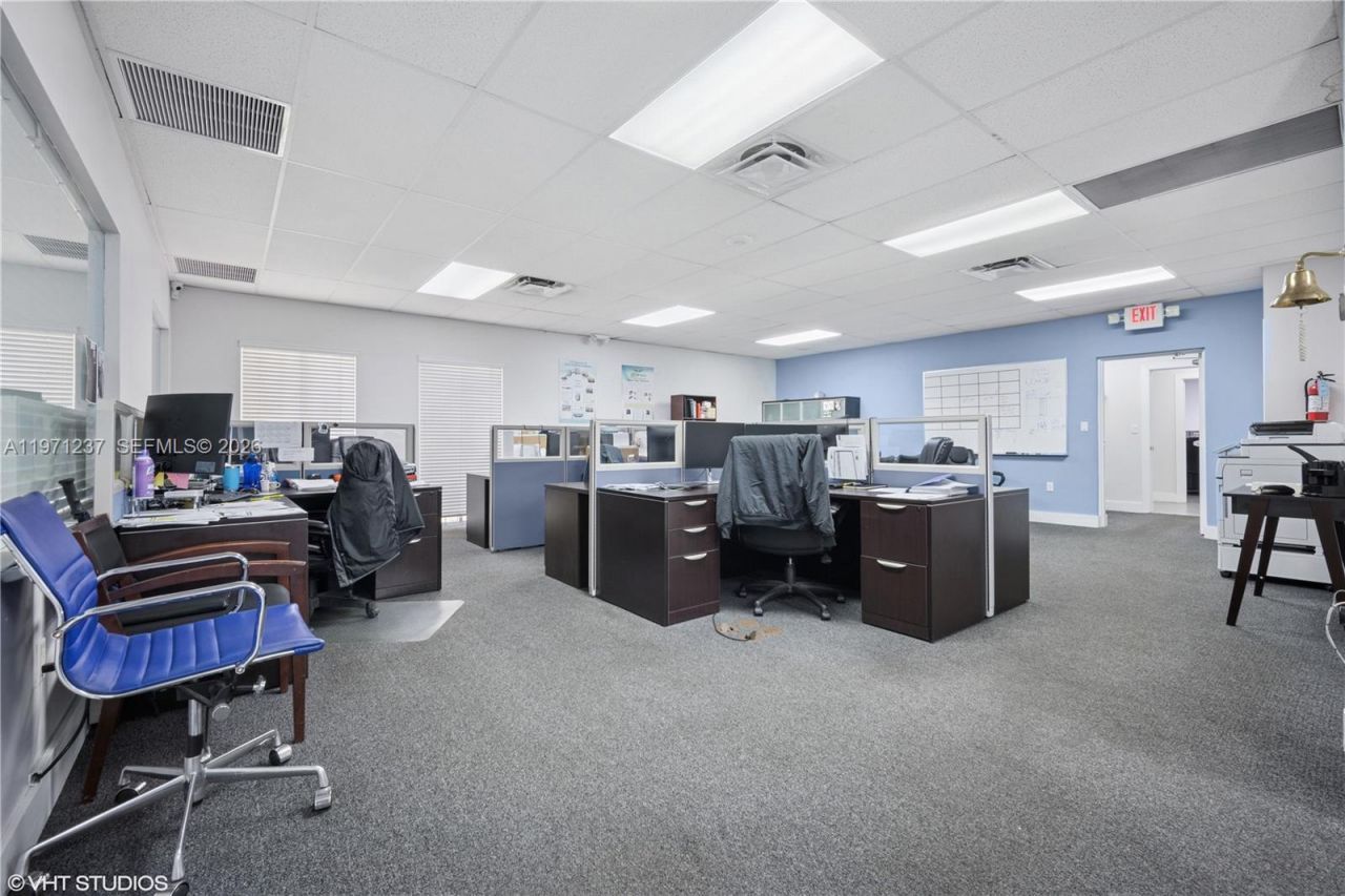 10405 NW 37th Ter , Doral, FL 33178 Photo