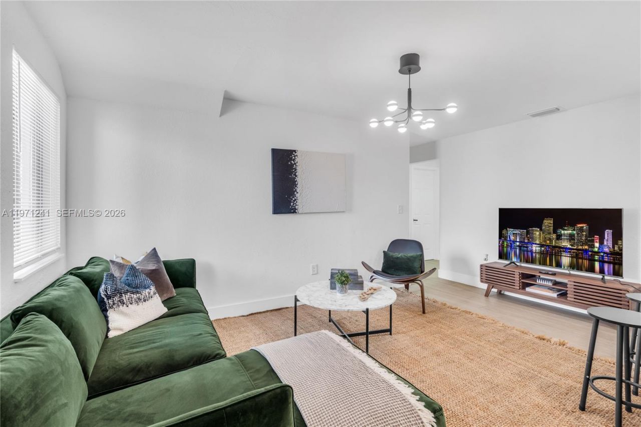 1054 NW 29th St, Miami, FL 33127 Photo