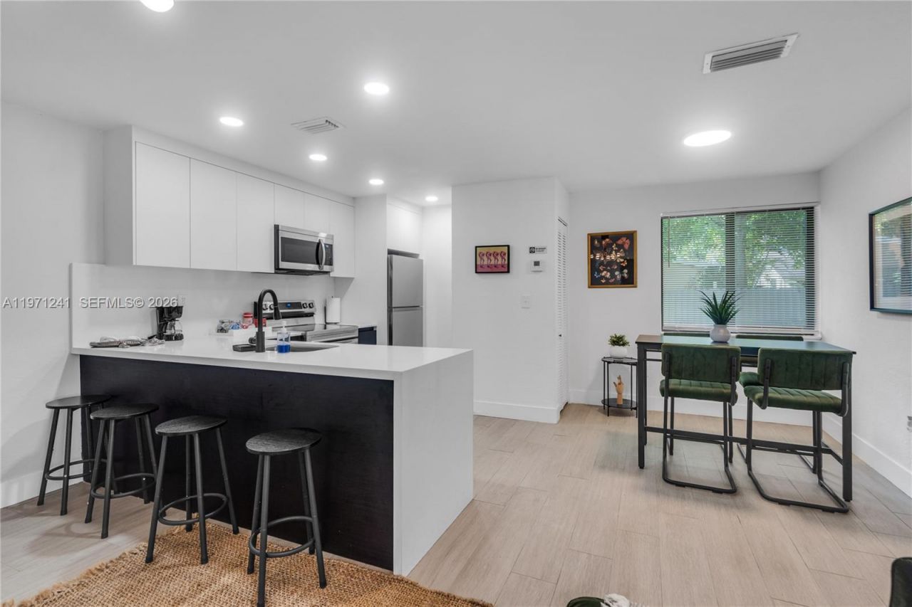 1054 NW 29th St, Miami, FL 33127 Photo