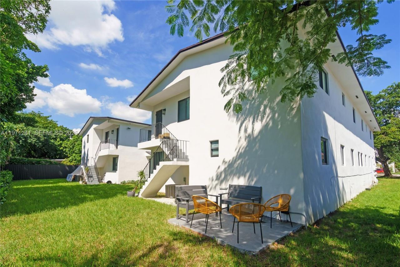 1054 NW 29th St, Miami, FL 33127 Photo