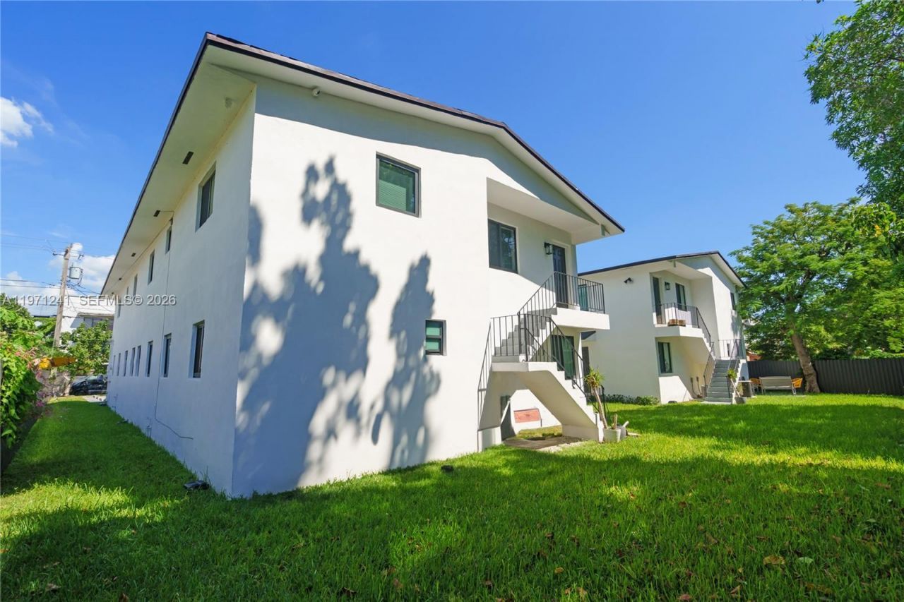 1054 NW 29th St, Miami, FL 33127 Photo