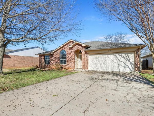 1610 Merritt Drive, Mansfield, TX 76063
