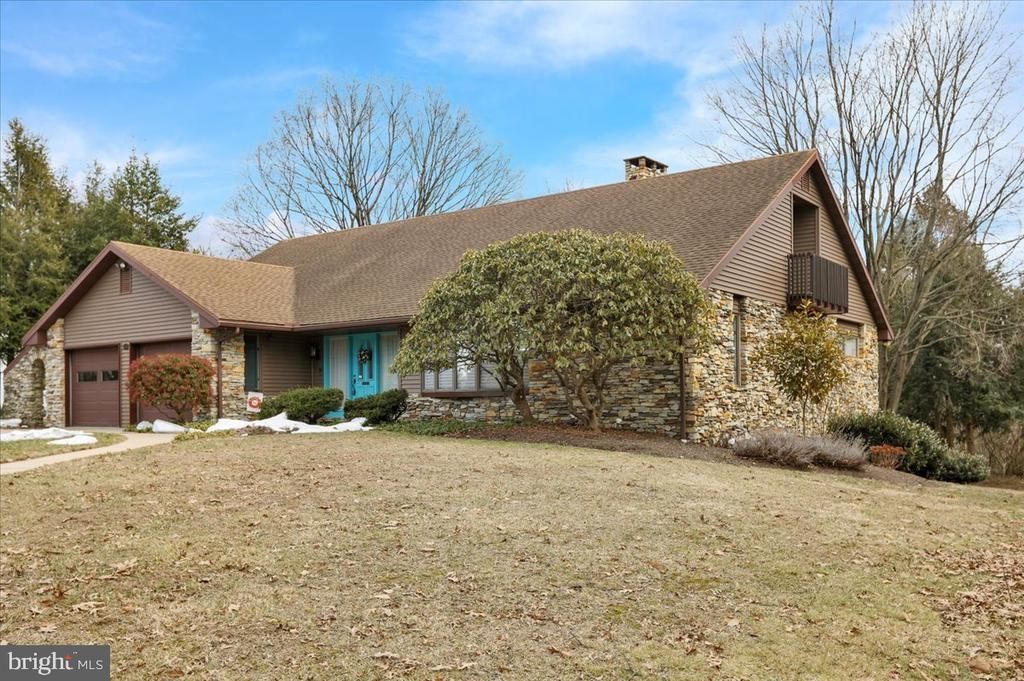 112 GRANDVIEW BOULEVARD, WYOMISSING, PA 19609