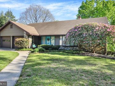 112 GRANDVIEW BOULEVARD, WYOMISSING, PA 19609
