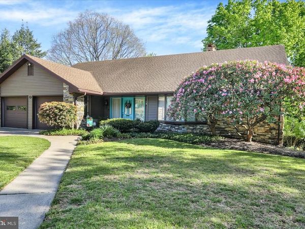 112 GRANDVIEW BOULEVARD, WYOMISSING, PA 19609