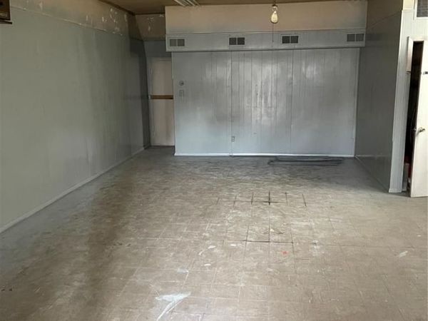 8459 Halls Ferry Road, St Louis, MO 63147