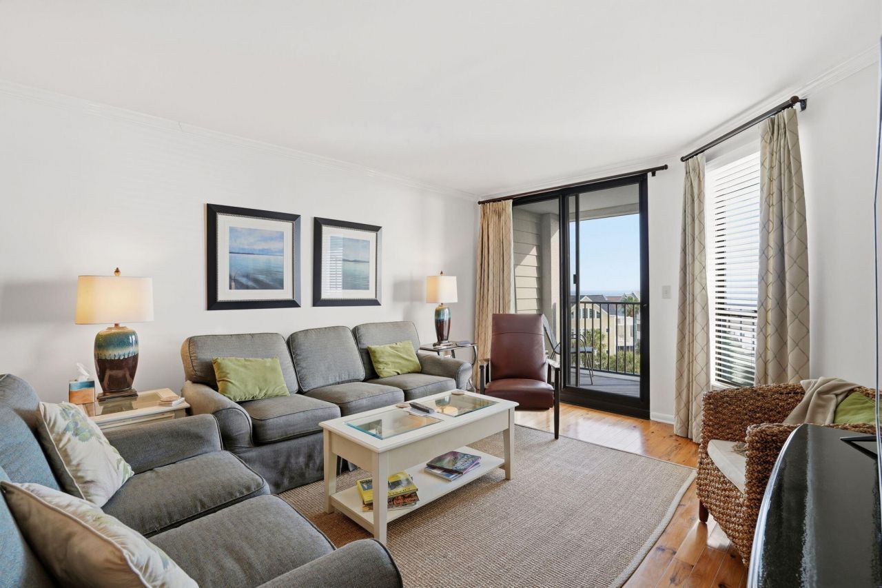 8000 Palmetto Drive Photo 4