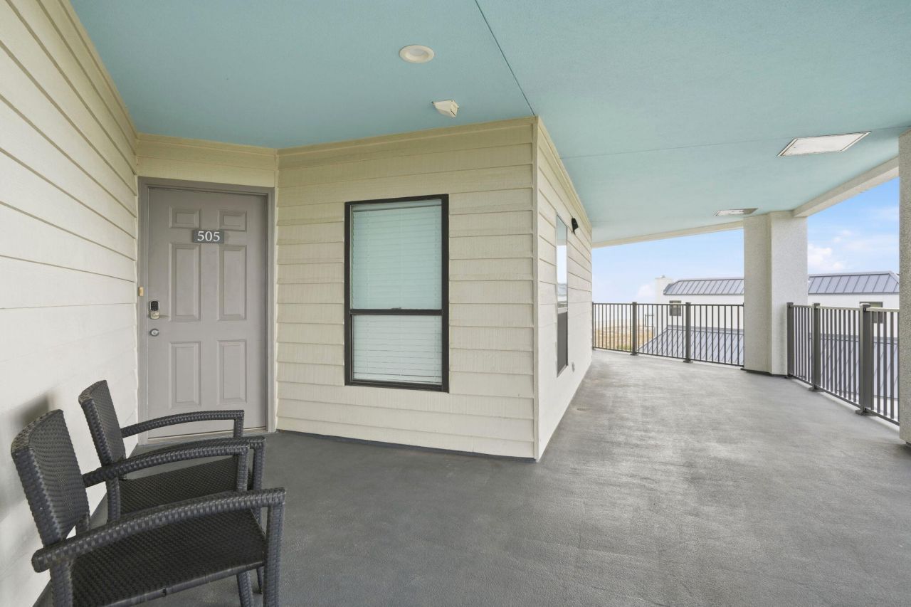 8000 Palmetto Drive Photo 43