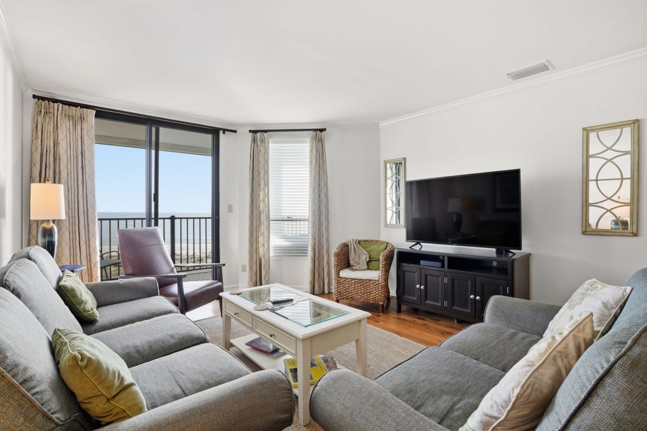 8000 Palmetto Drive Photo 5