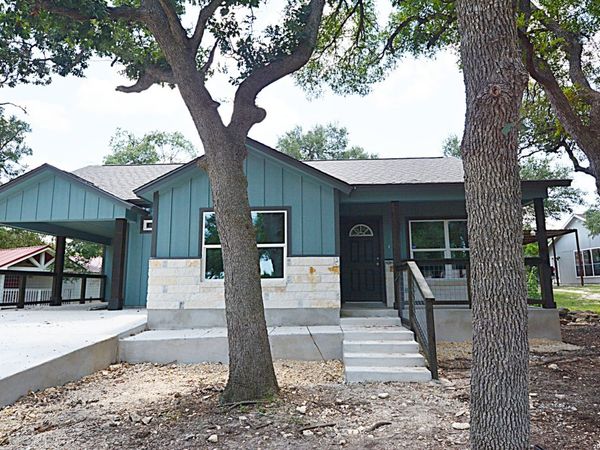 554 BURR OAK LN, Canyon Lake, TX 78133