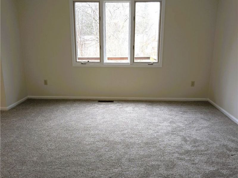 16400 Commons Oval, Strongsville, OH 44136 Photo 11