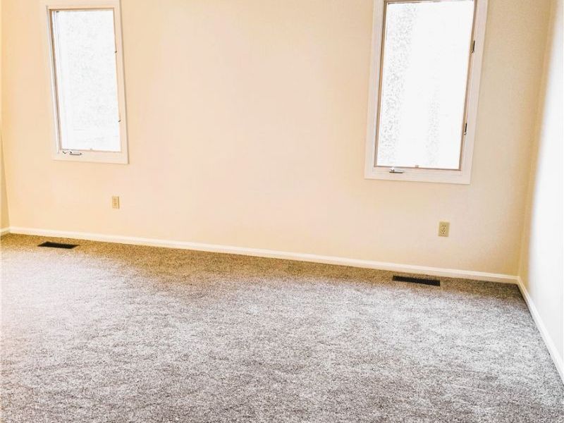 16400 Commons Oval, Strongsville, OH 44136 Photo 13