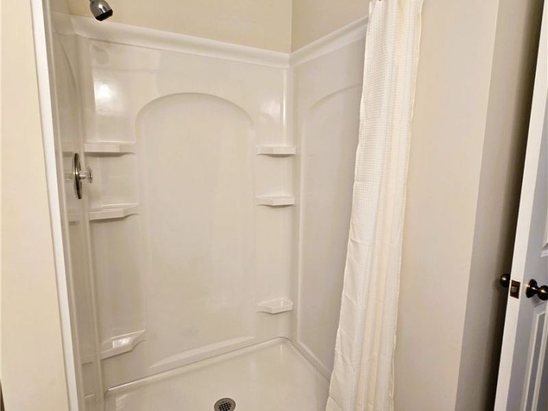 16400 Commons Oval, Strongsville, OH 44136 Photo 15