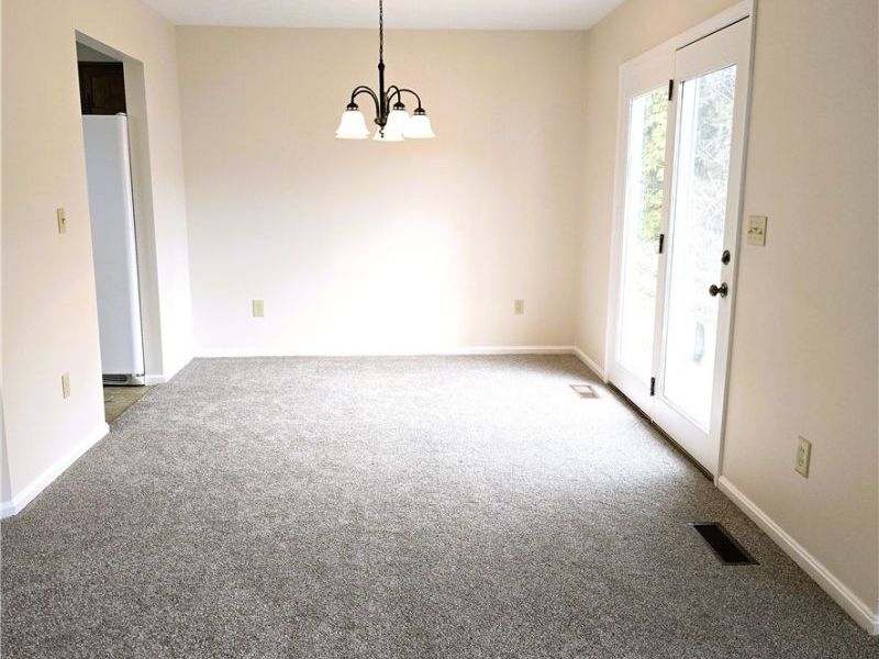 16400 Commons Oval, Strongsville, OH 44136 Photo 6