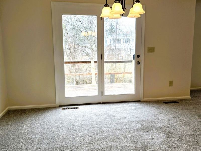 16400 Commons Oval, Strongsville, OH 44136 Photo 7