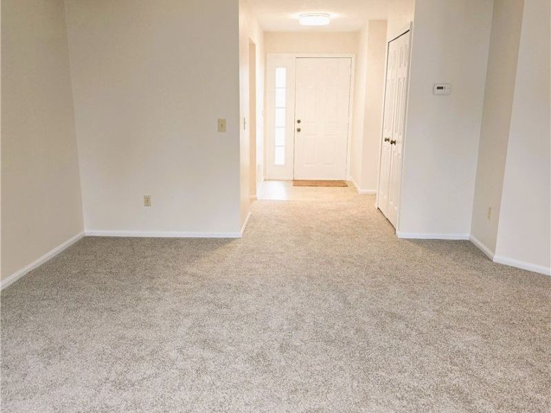 16400 Commons Oval, Strongsville, OH 44136 Photo 8