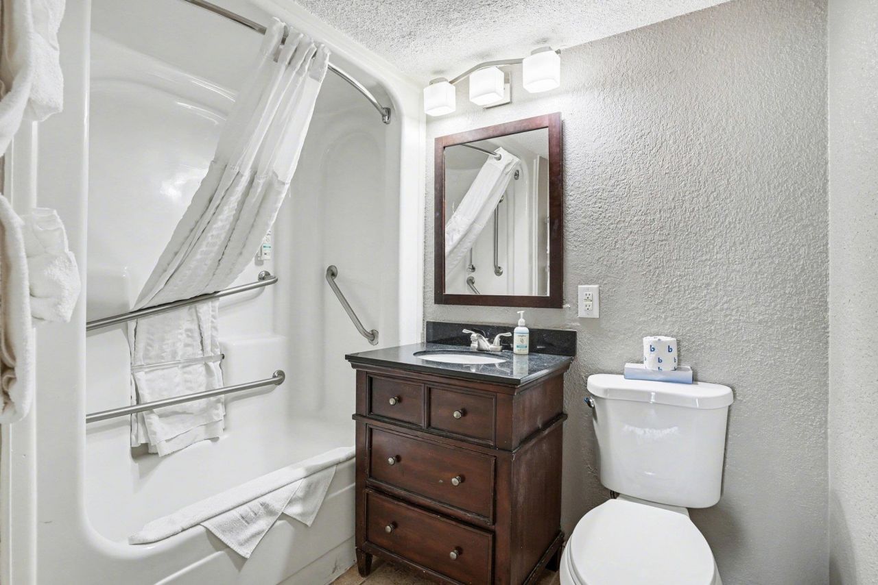 2710 N Ocean Blvd.  Photo 11