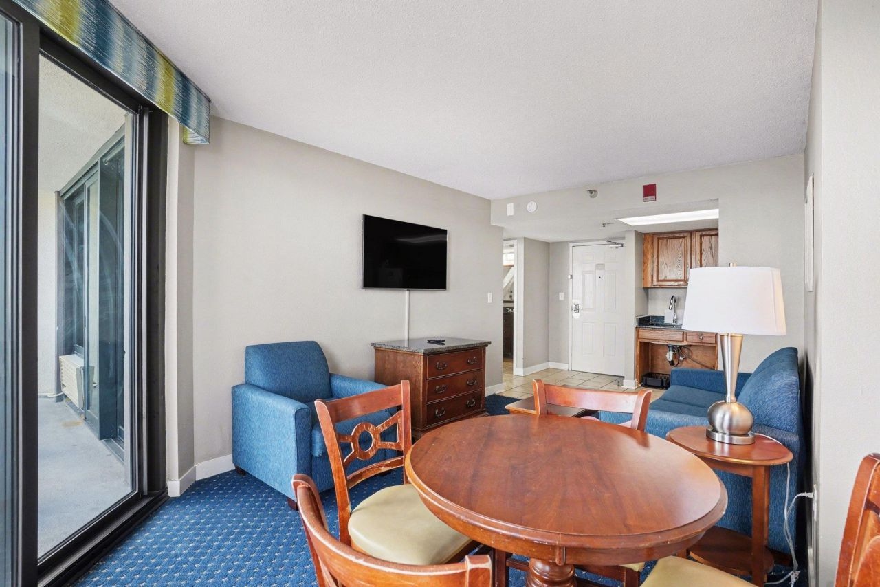 2710 N Ocean Blvd.  Photo 5