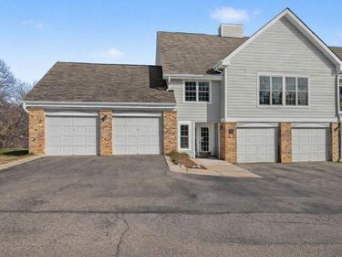 6165 Chasewood Parkway, Unit 1, Minnetonka, MN 55343