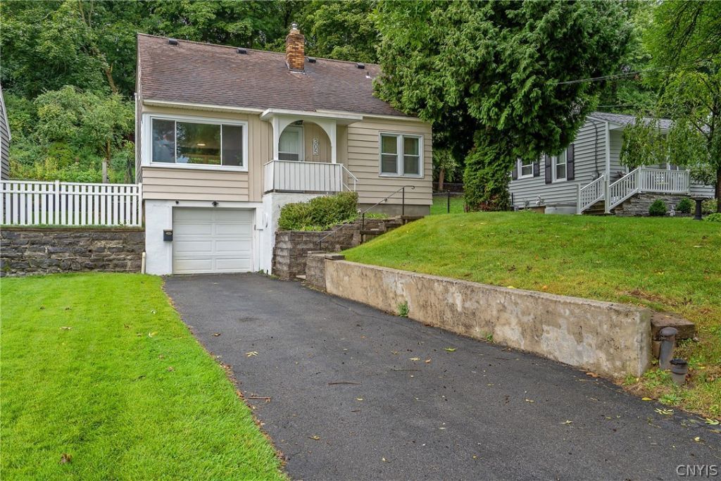 305 Myrtle Street, Syracuse, NY 13204 Main Photo