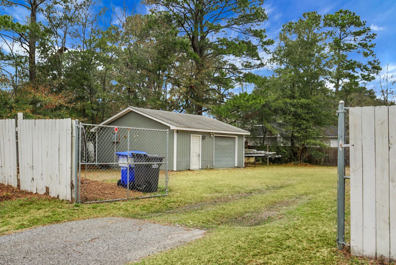 4000 Gary Drive Photo 6