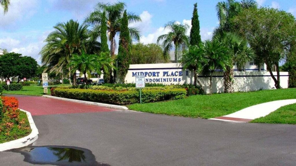 1507 SE Royal Green Circle, Unit T-104, Port Saint Lucie, FL 34952 Photo