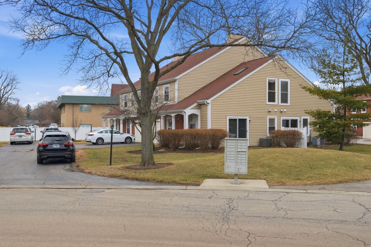 14 S Stonington Drive, Palatine, IL 60074 Main Photo