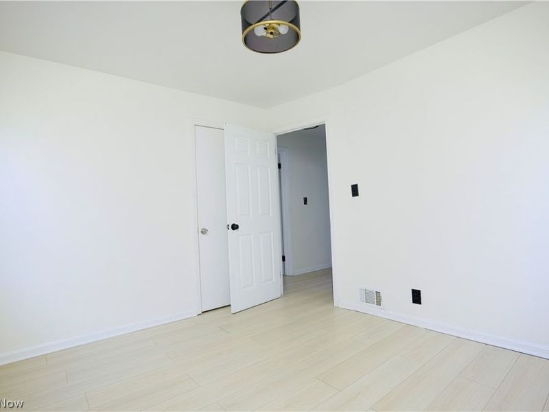 13410 Hathaway Road, Garfield Heights, OH 44125 Photo 18